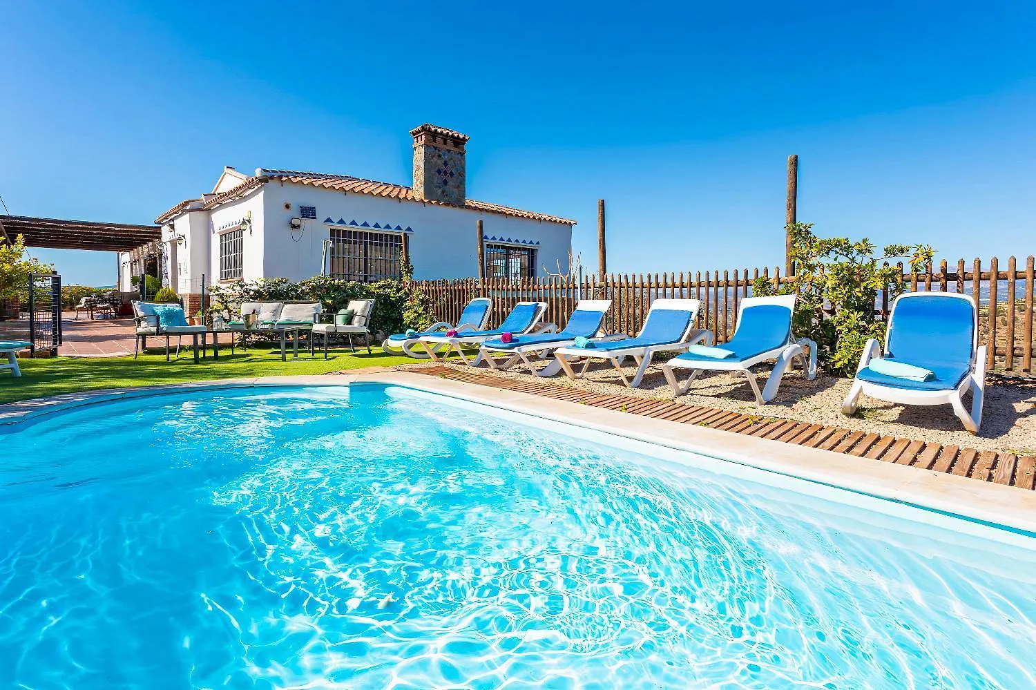 Casa La Vina De La Tireta contacts